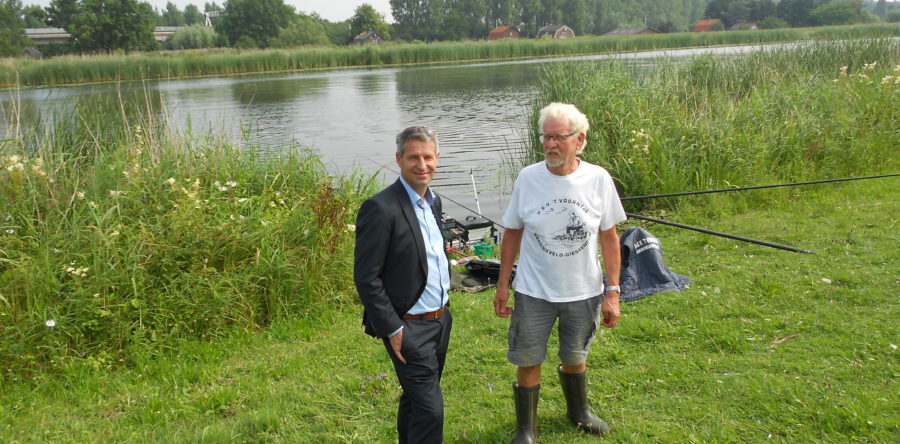 Burgemeester Heijkoop bezoekt de grote visdag