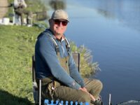 Bert Oomen winnaar aan de Prins Hendrikstraat.